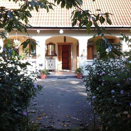 Dutch Farm In Felsolajos Apartment ภายนอก รูปภาพ
